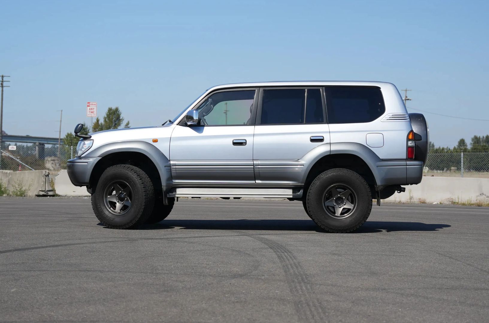land-cruiser-prado-jdm-offroad-for-sale-10