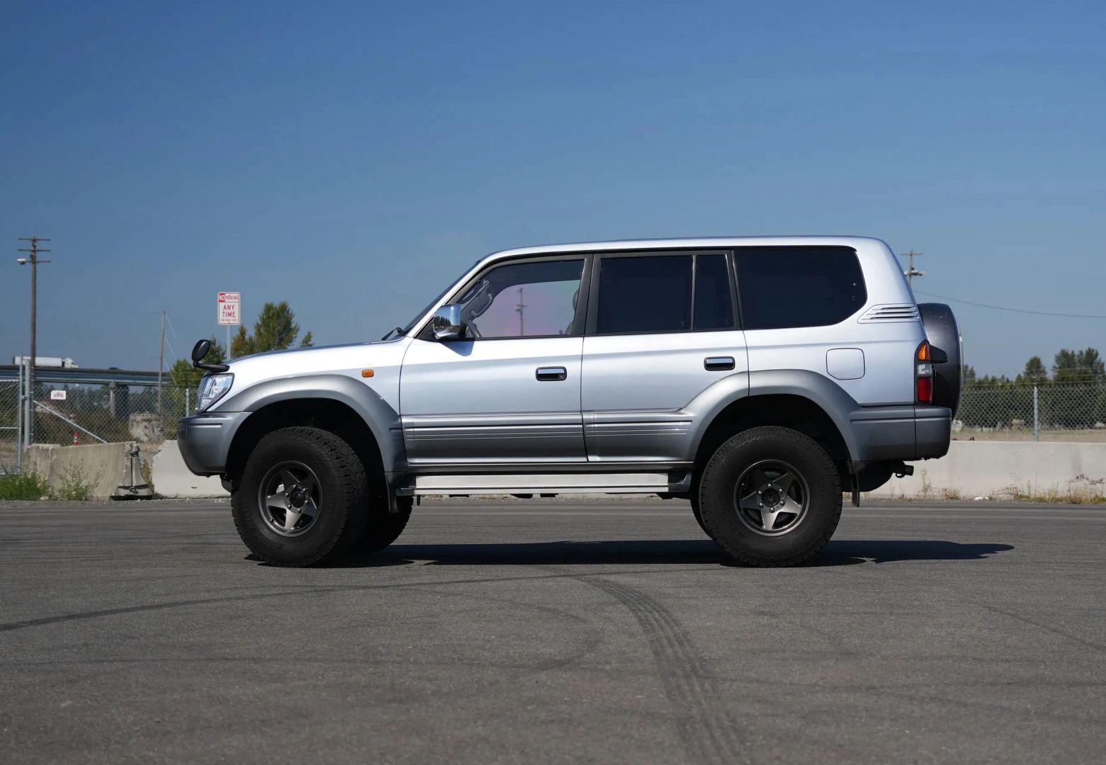 land-cruiser-prado-jdm-offroad-for-sale-11