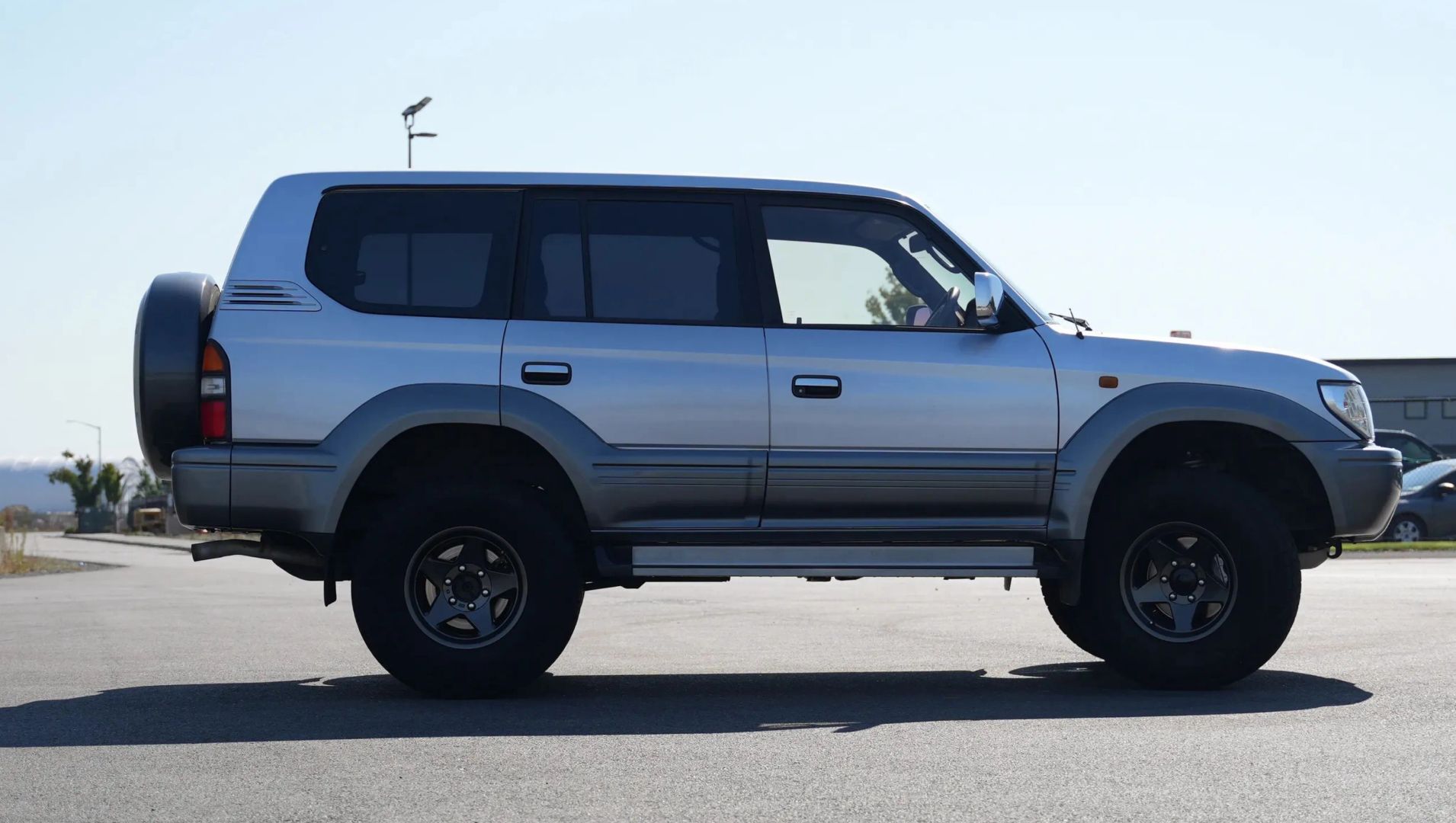 land-cruiser-prado-jdm-offroad-for-sale-22