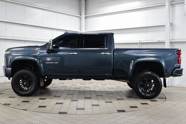 new-2020-chevy-silverado-black-widow (35)
