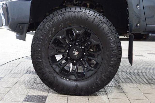 new-2020-chevy-silverado-black-widow (36)