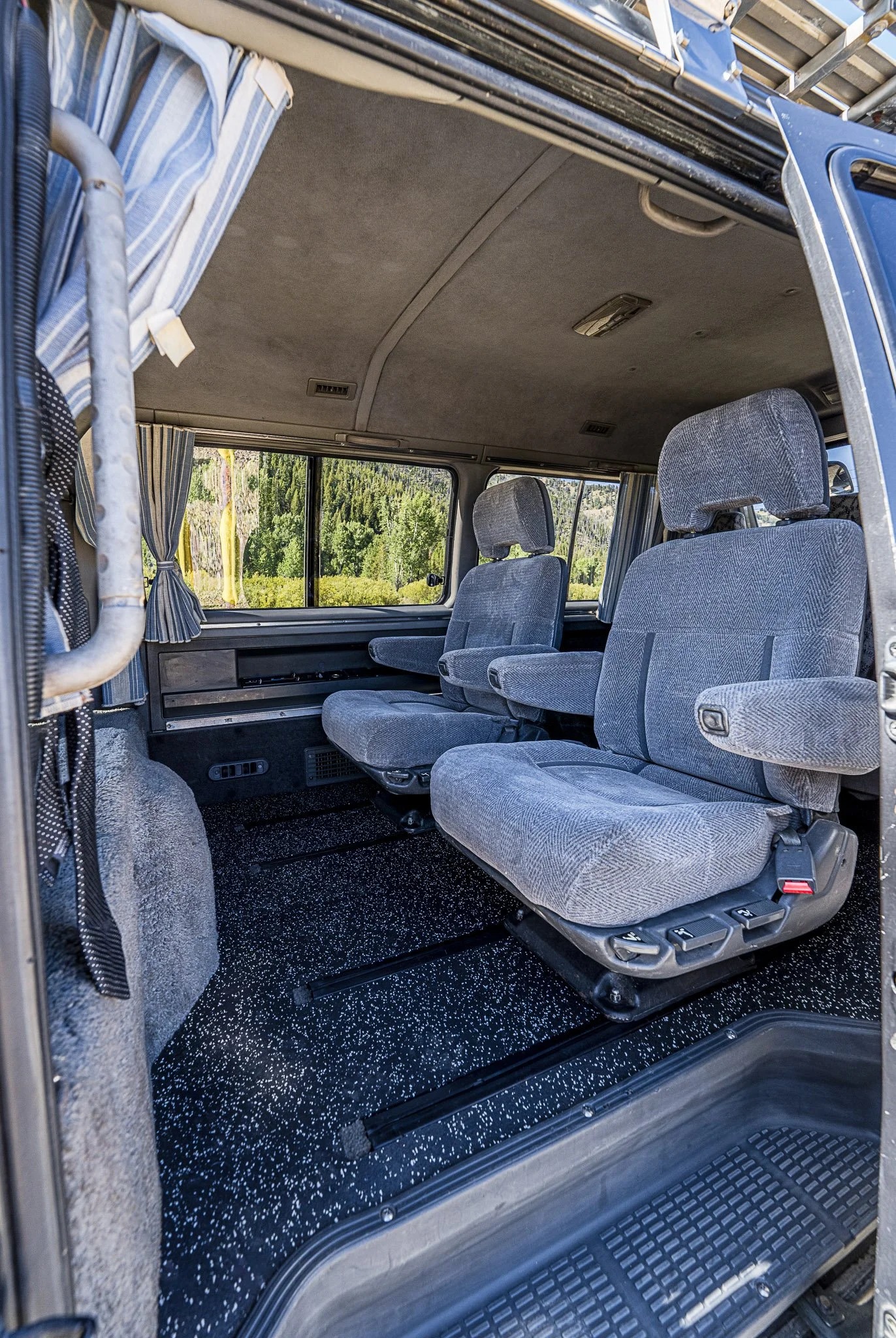 nomadic-van-delica-slater (32)