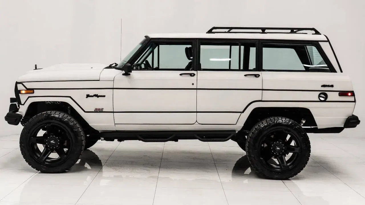 restomod-hemi-powered-jeep-grand-wagoneer-for-sale-fort-lauderdale--21