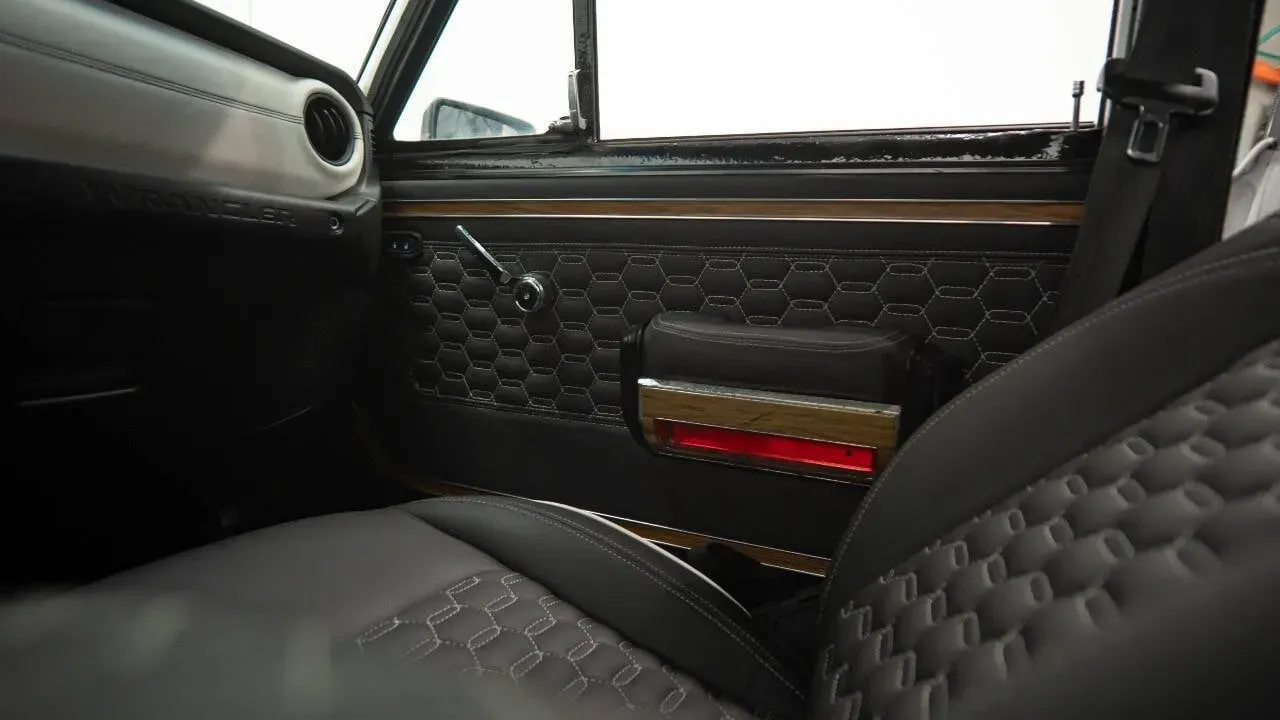 restomod-hemi-powered-jeep-grand-wagoneer-for-sale-fort-lauderdale--23