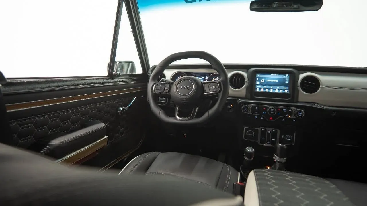 restomod-hemi-powered-jeep-grand-wagoneer-for-sale-fort-lauderdale--32