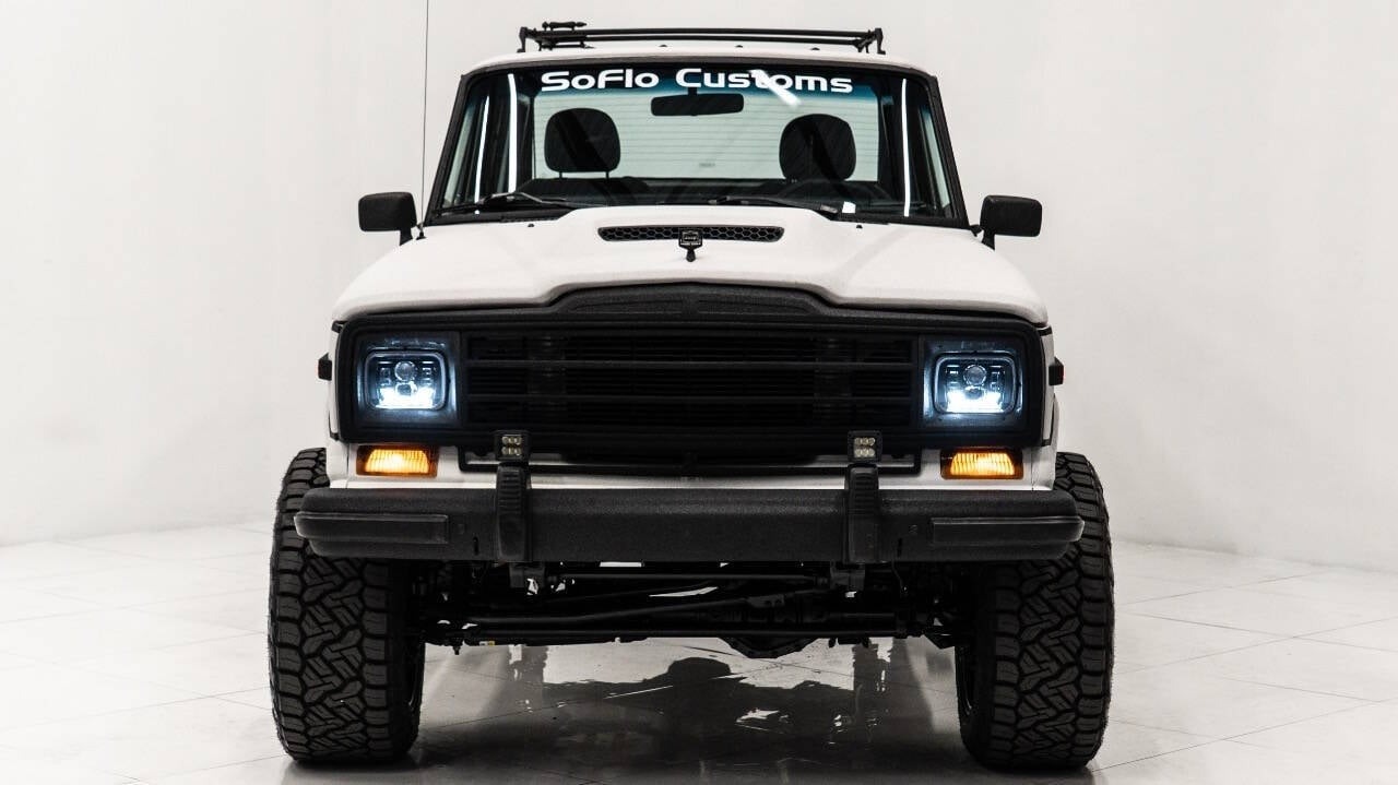 restomod-hemi-powered-jeep-grand-wagoneer-for-sale-fort-lauderdale--38