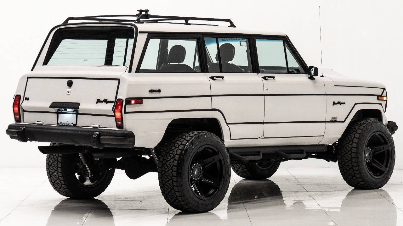 restomod-hemi-powered-jeep-grand-wagoneer-for-sale-fort-lauderdale--40