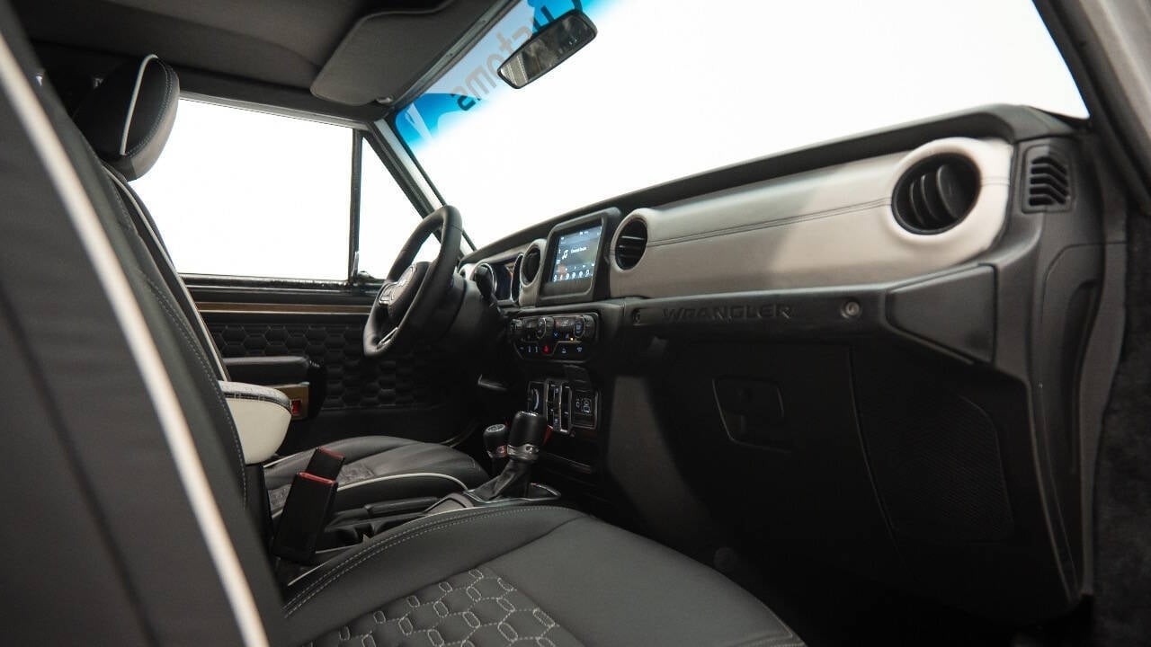 restomod-hemi-powered-jeep-grand-wagoneer-for-sale-fort-lauderdale--59
