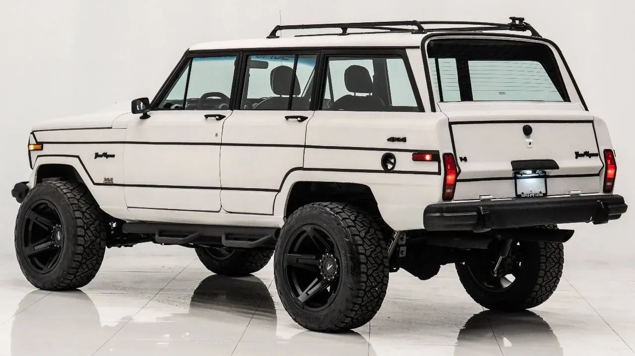restomod-hemi-powered-jeep-grand-wagoneer-for-sale-fort-lauderdale--7