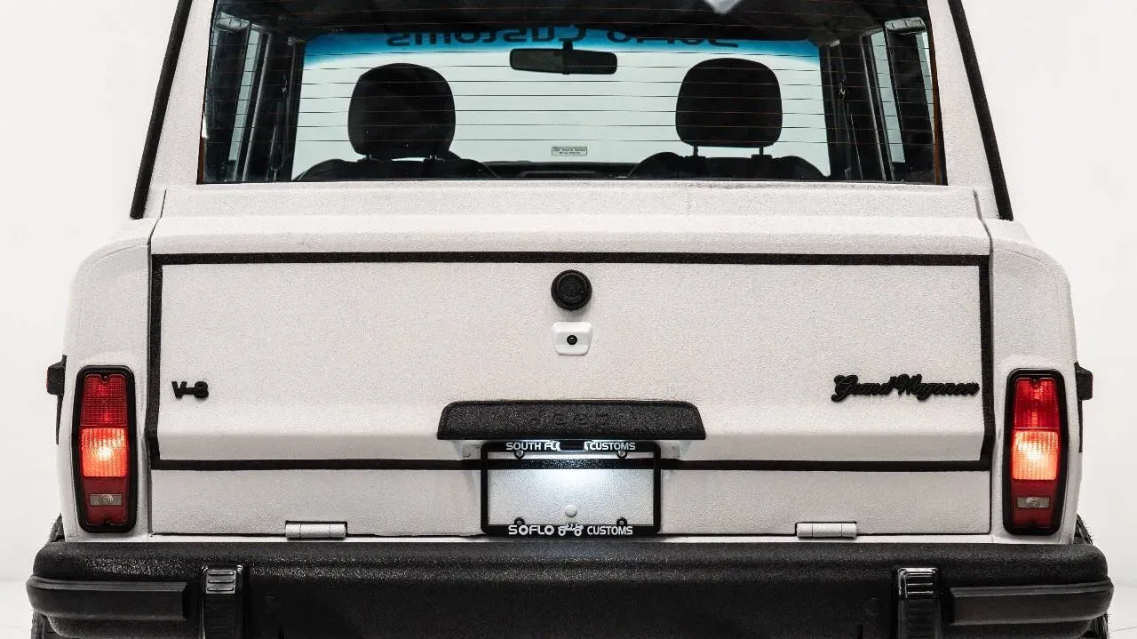 restomod-hemi-powered-jeep-grand-wagoneer-for-sale-fort-lauderdale--8