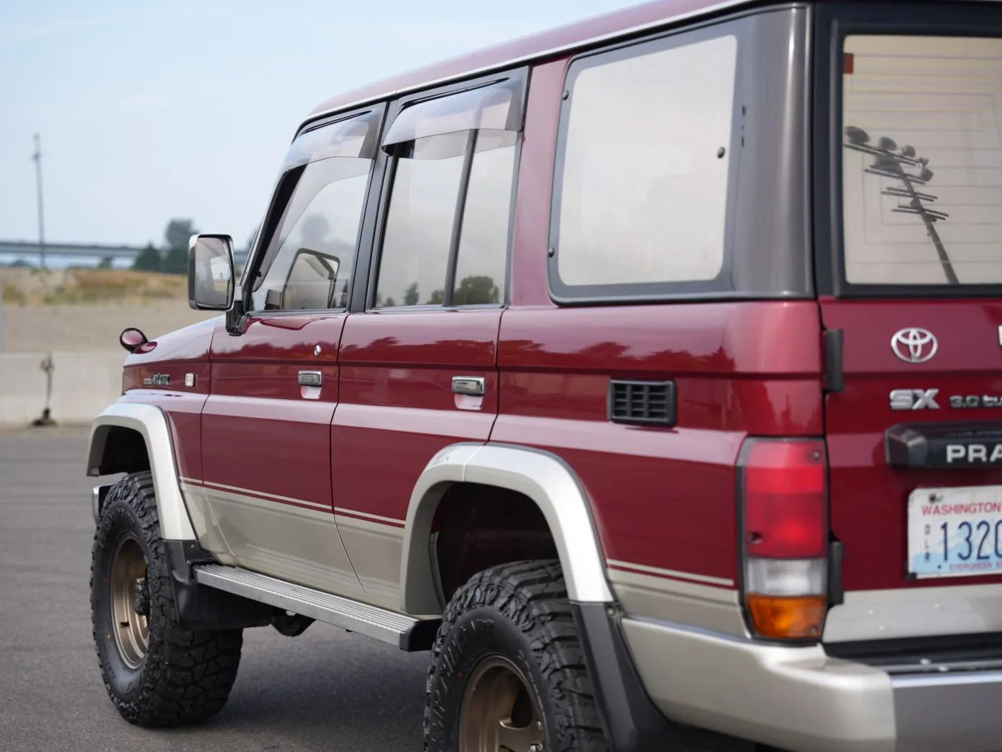 toyota-land-cruiser-prado-jdm-offroad-for-sale-016