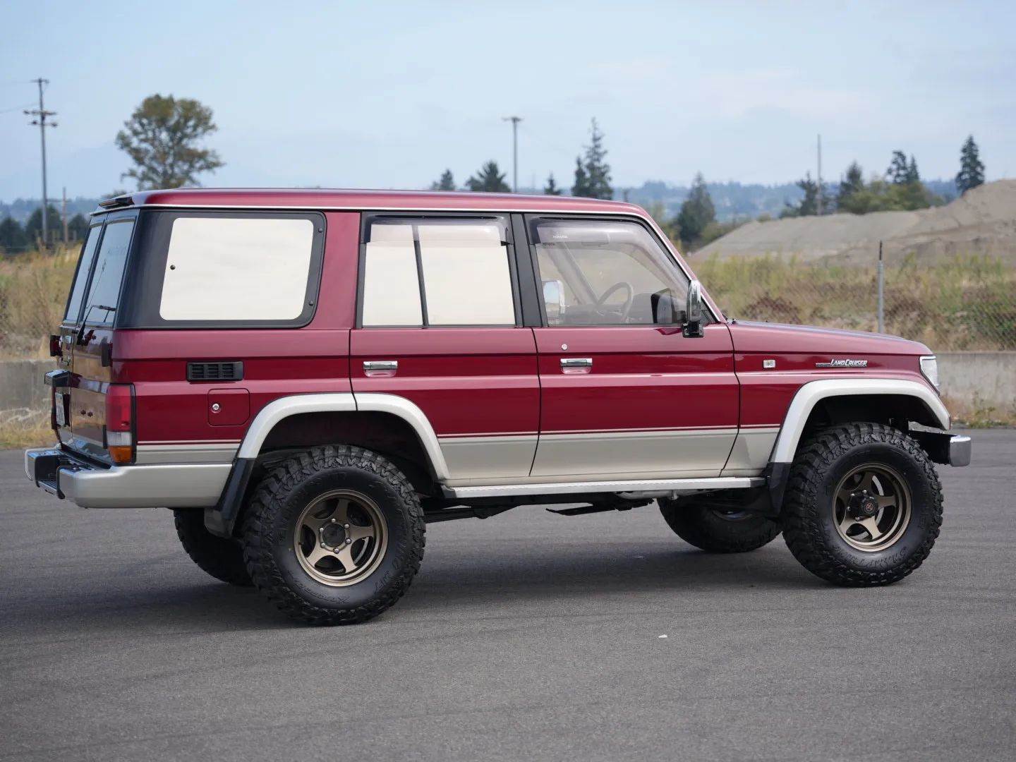 toyota-land-cruiser-prado-jdm-offroad-for-sale-09