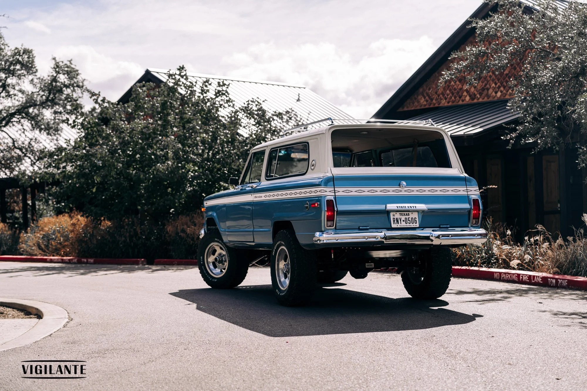 vigilante-4x4-1975-jeep-cherokee-for-sale (40)