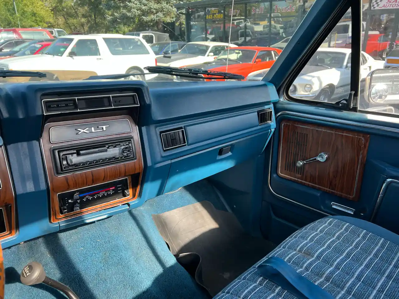 1984-ford-f-150-styleside-for-sale-07