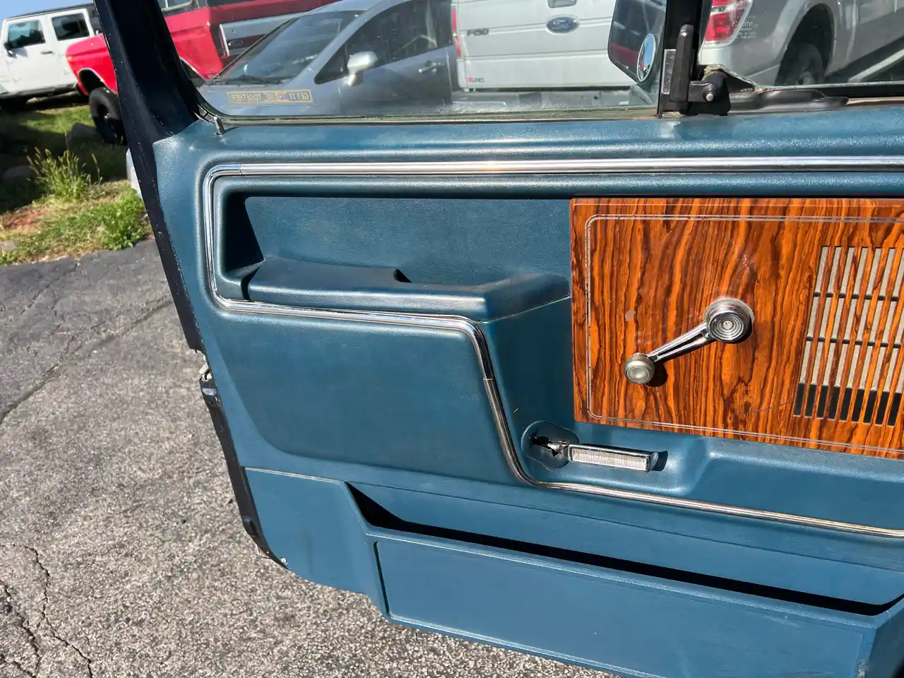 1984-ford-f-150-styleside-for-sale-11