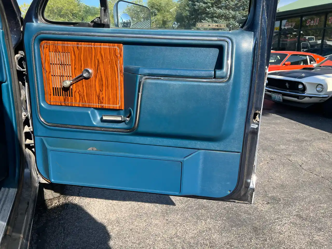 1984-ford-f-150-styleside-for-sale-12