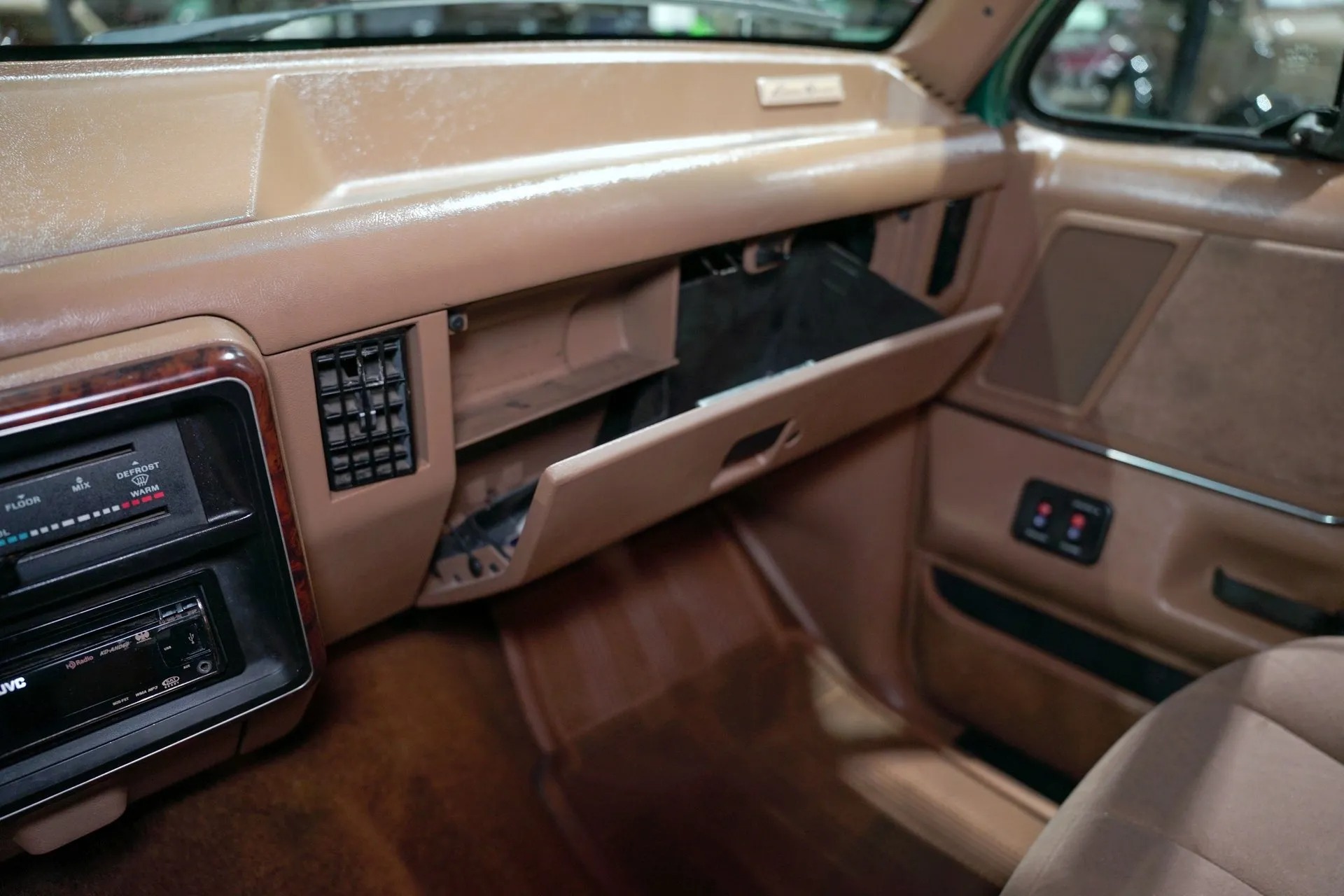 1988-ford-bronco-eddie-bauer-for-sale (37)