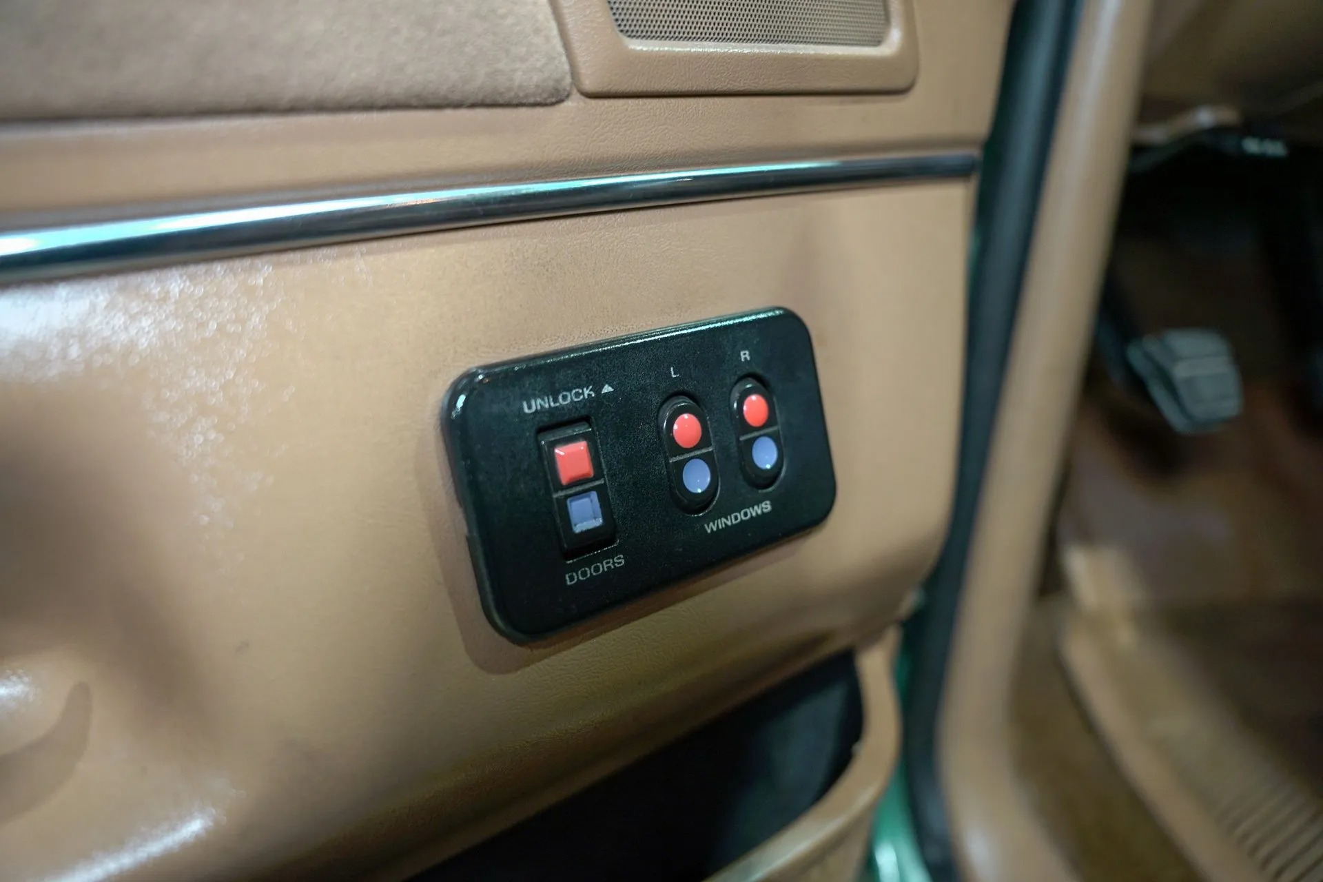 1988-ford-bronco-eddie-bauer-for-sale (59)