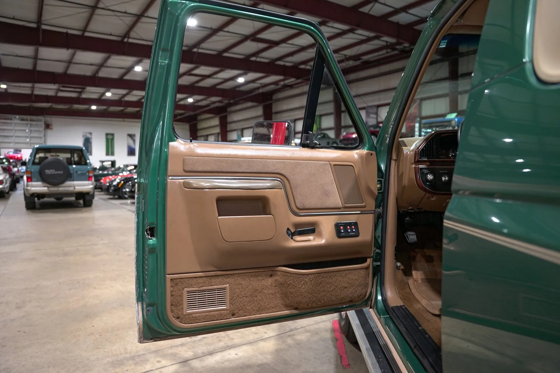 1988-ford-bronco-eddie-bauer-for-sale (66)