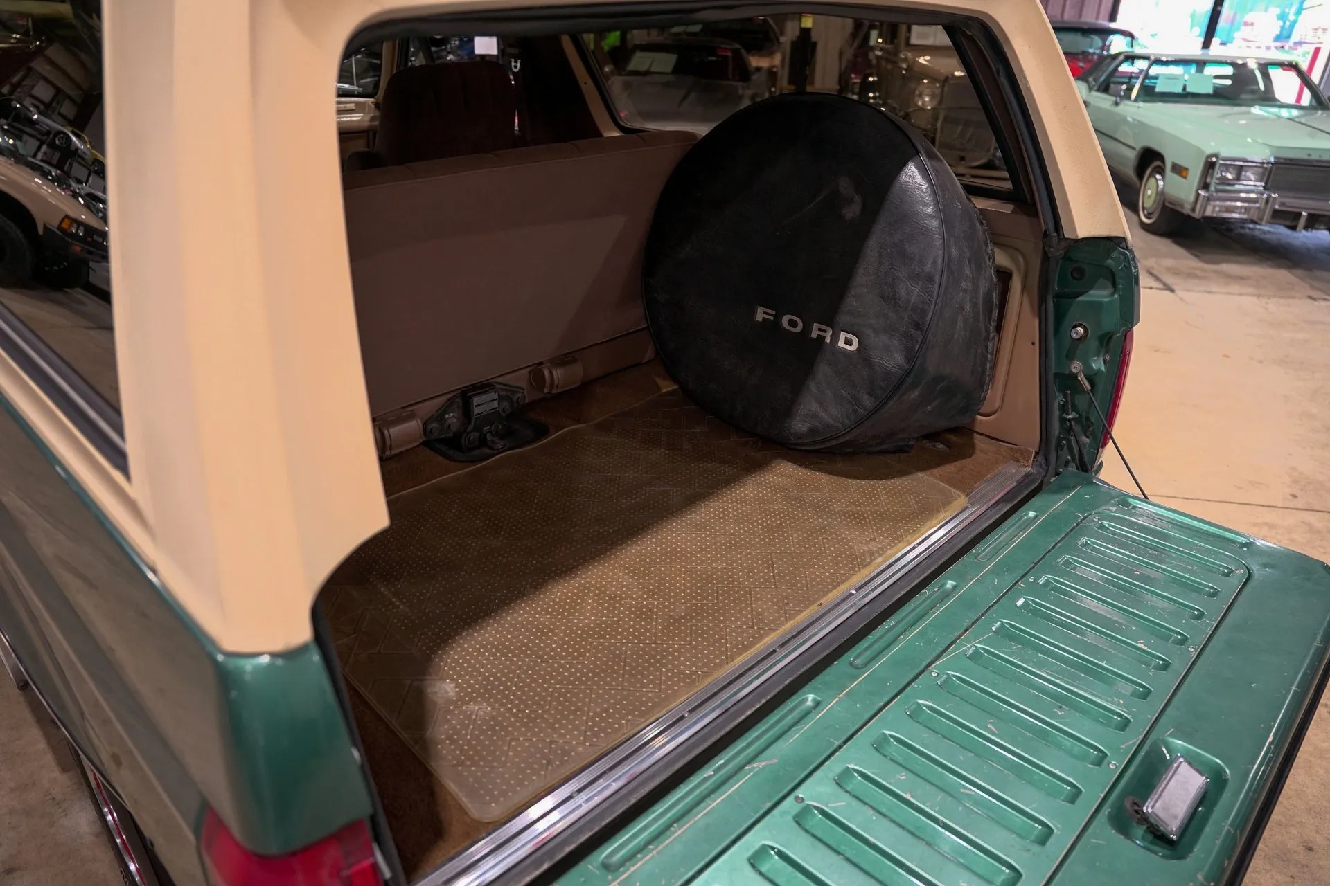 1988-ford-bronco-eddie-bauer-for-sale (67)