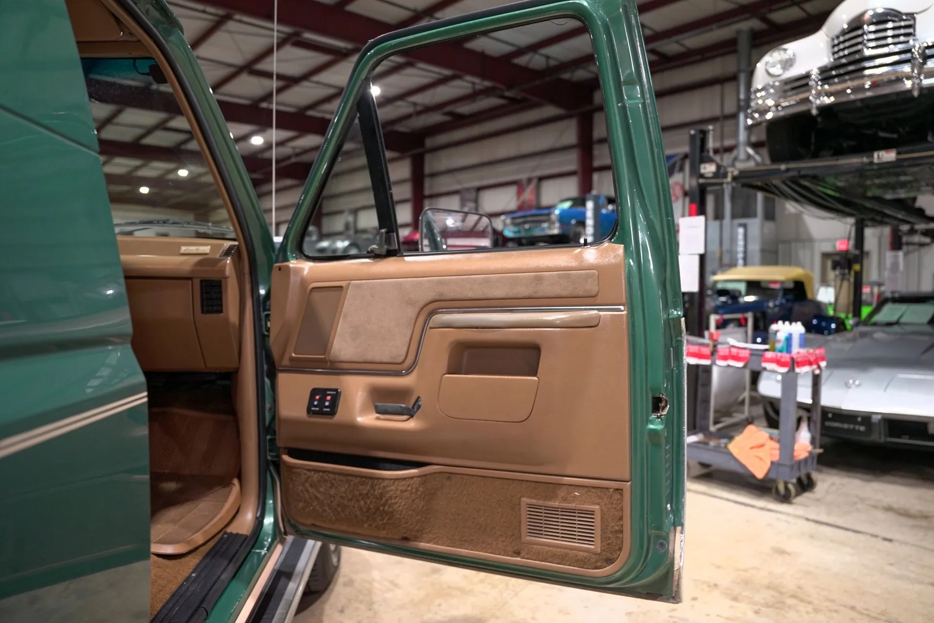 1988-ford-bronco-eddie-bauer-for-sale (77)