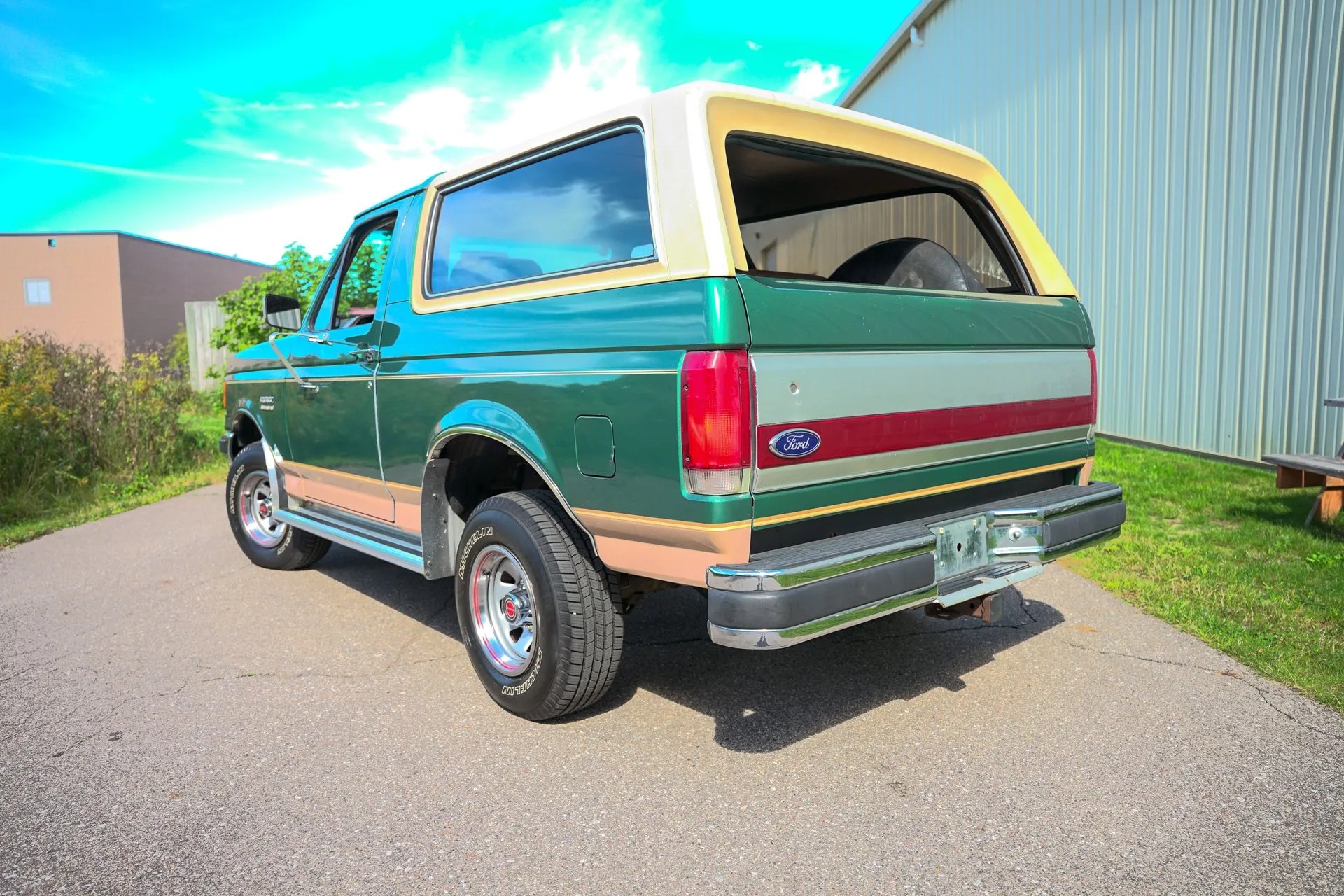 1988-ford-bronco-eddie-bauer-for-sale (89)