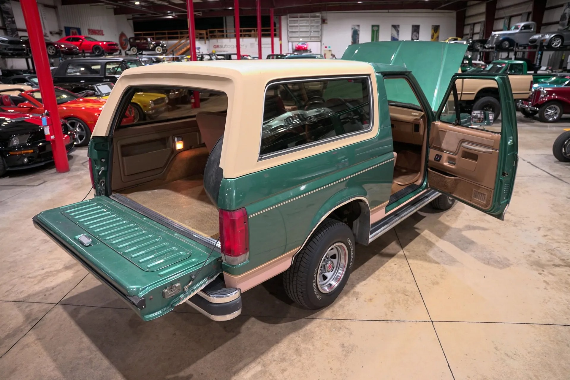 1988-ford-bronco-eddie-bauer-for-sale (98)