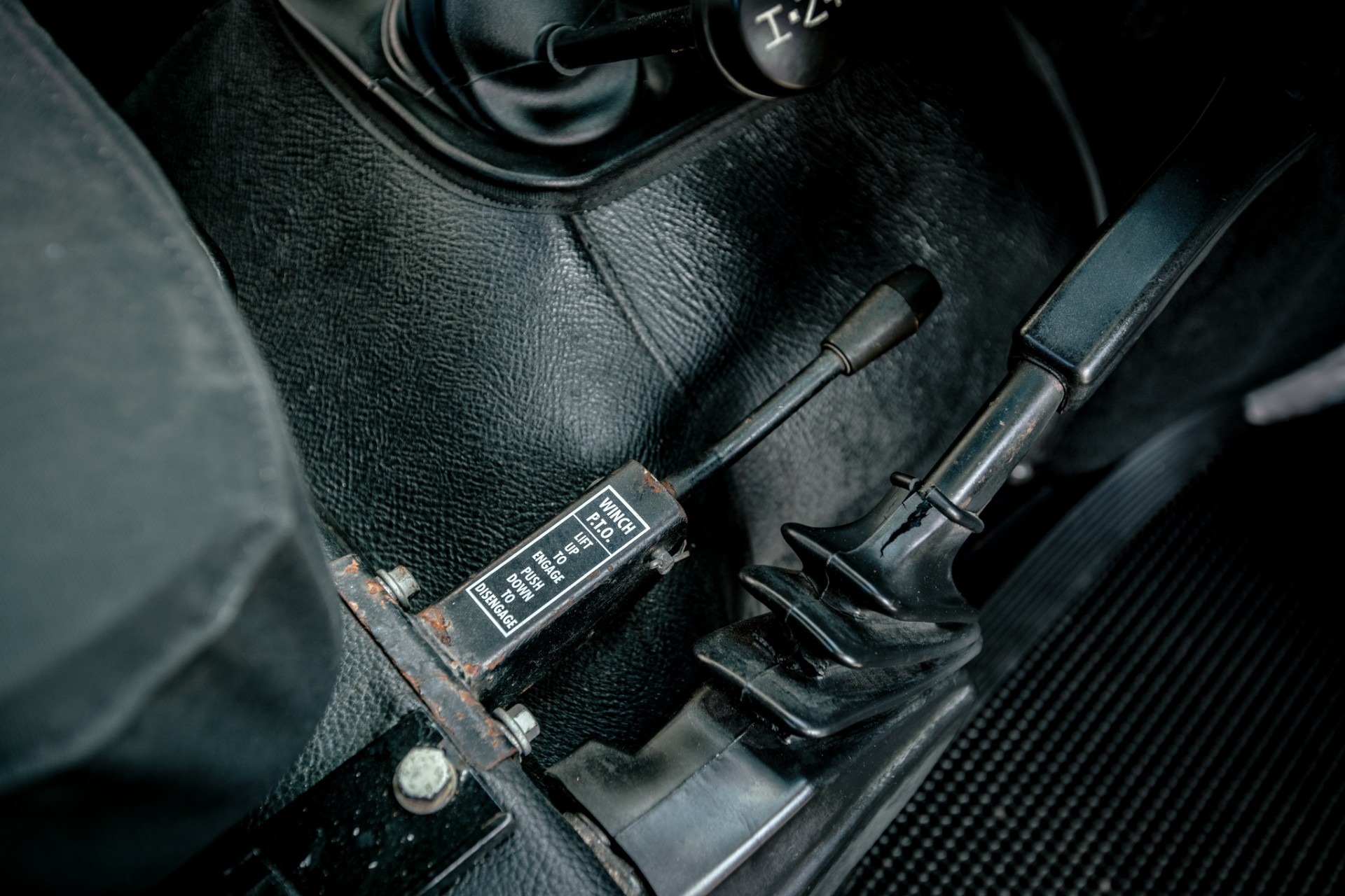 1989-land-rover-defender-6x6 (184)