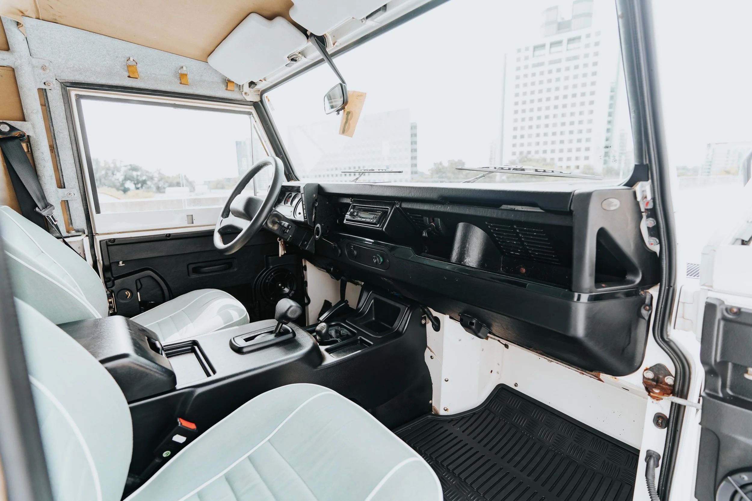 1993-land-rover-defender-110 (136)