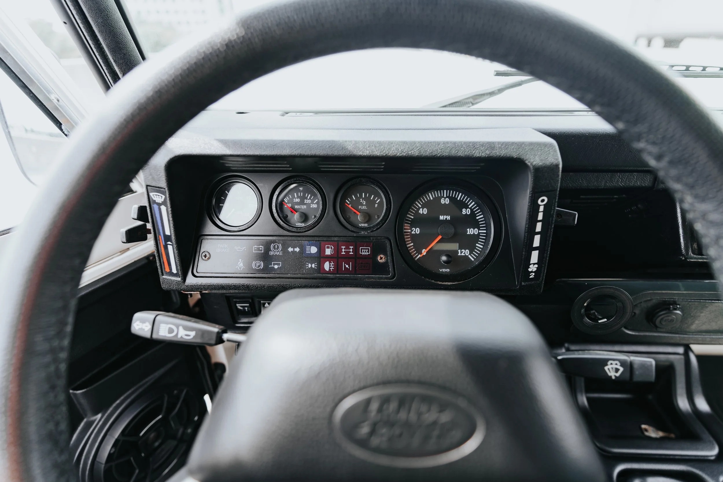 1993-land-rover-defender-110 (30)