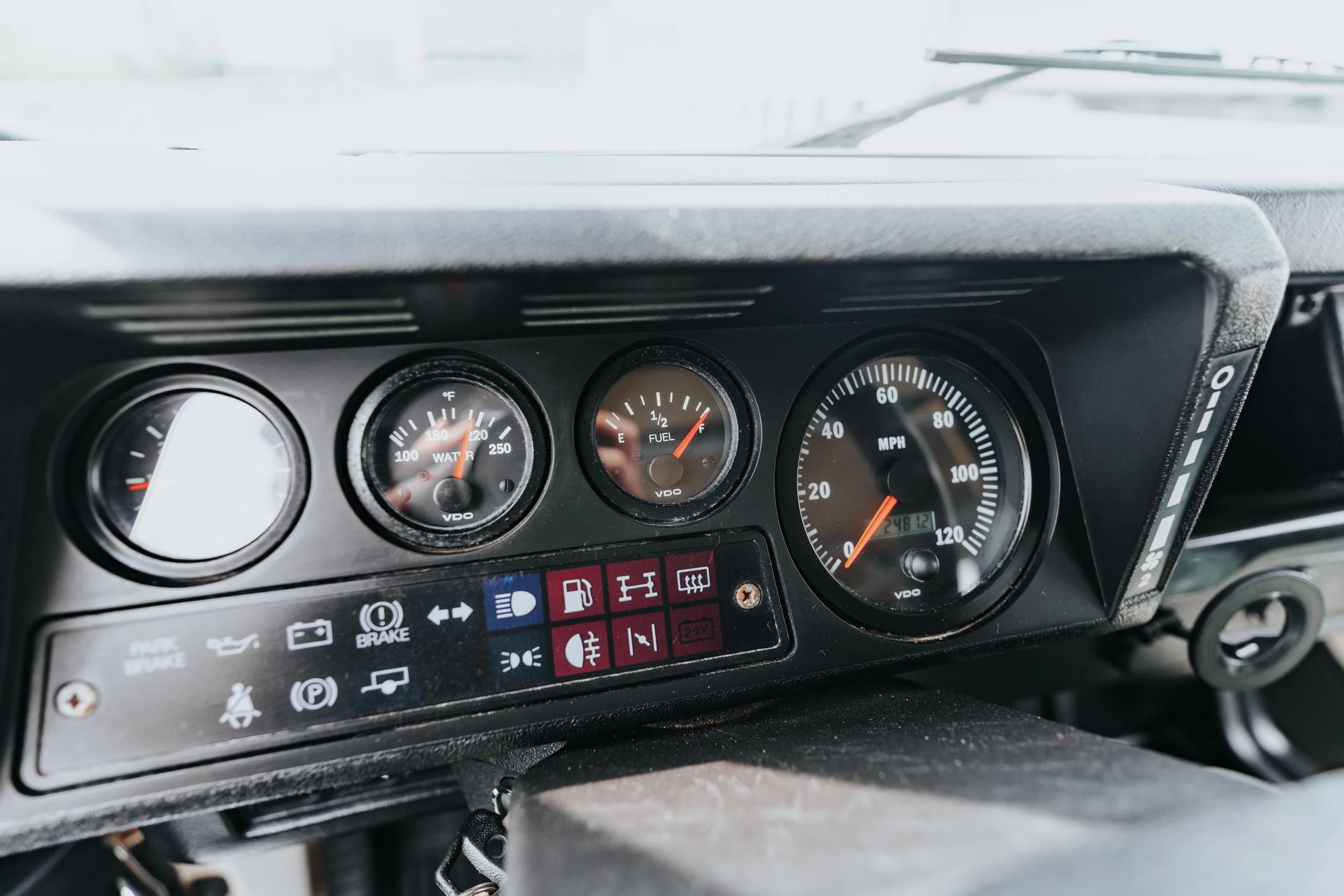1993-land-rover-defender-110 (31)