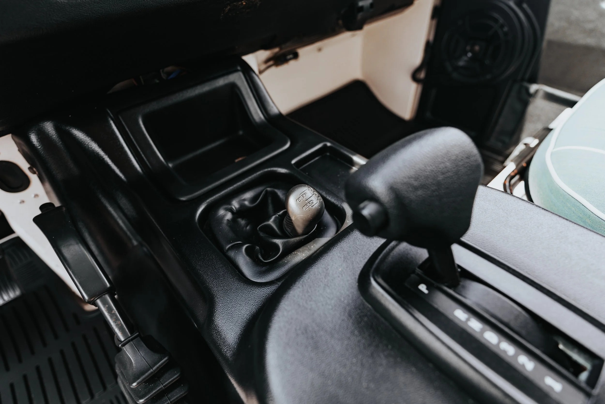1993-land-rover-defender-110 (34)