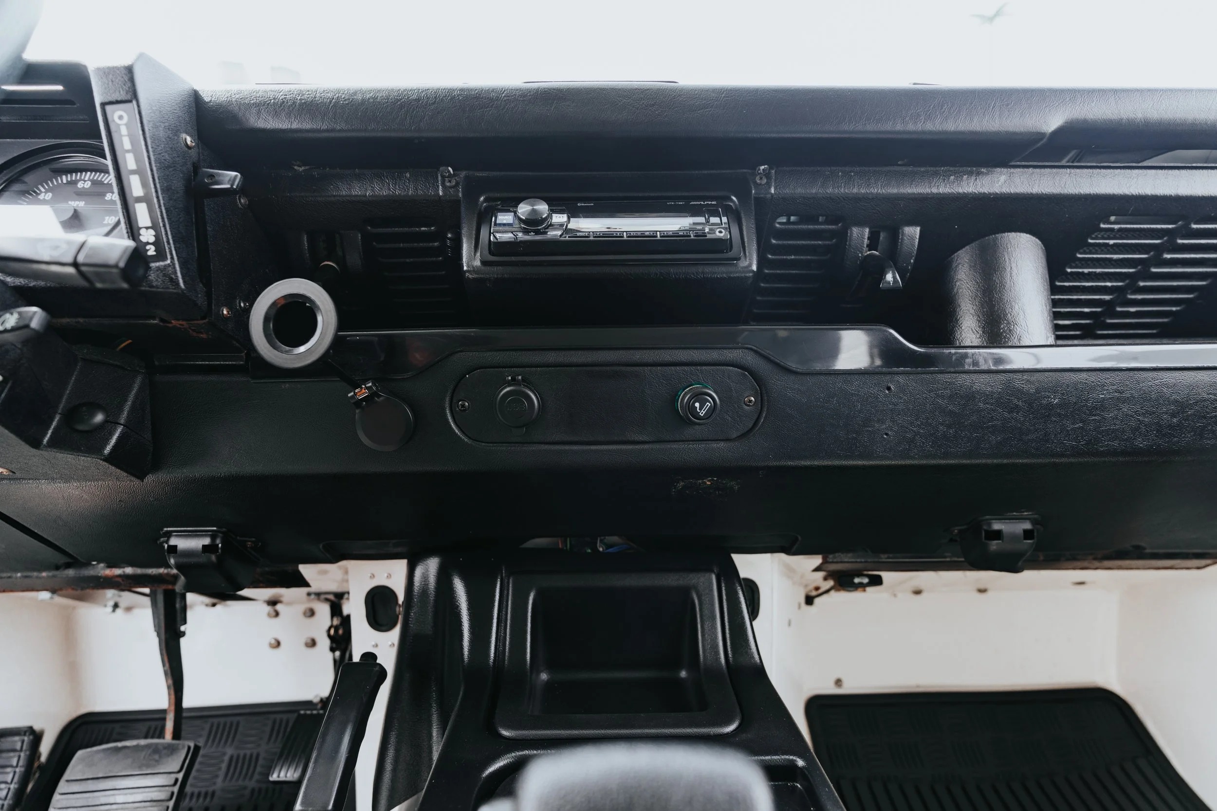 1993-land-rover-defender-110 (37)