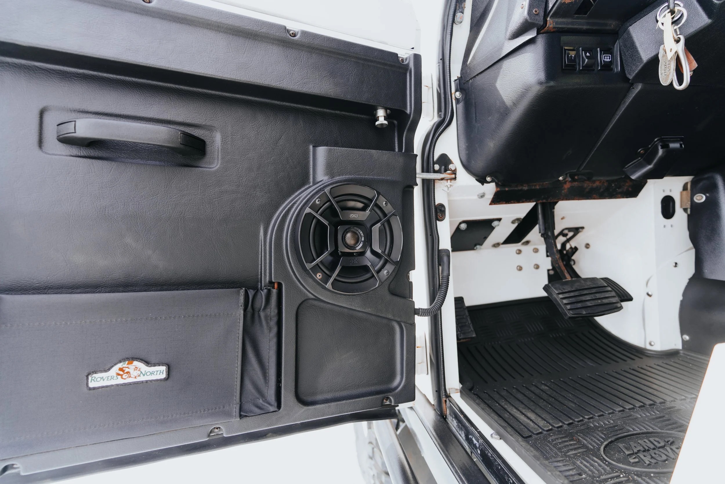 1993-land-rover-defender-110 (39)