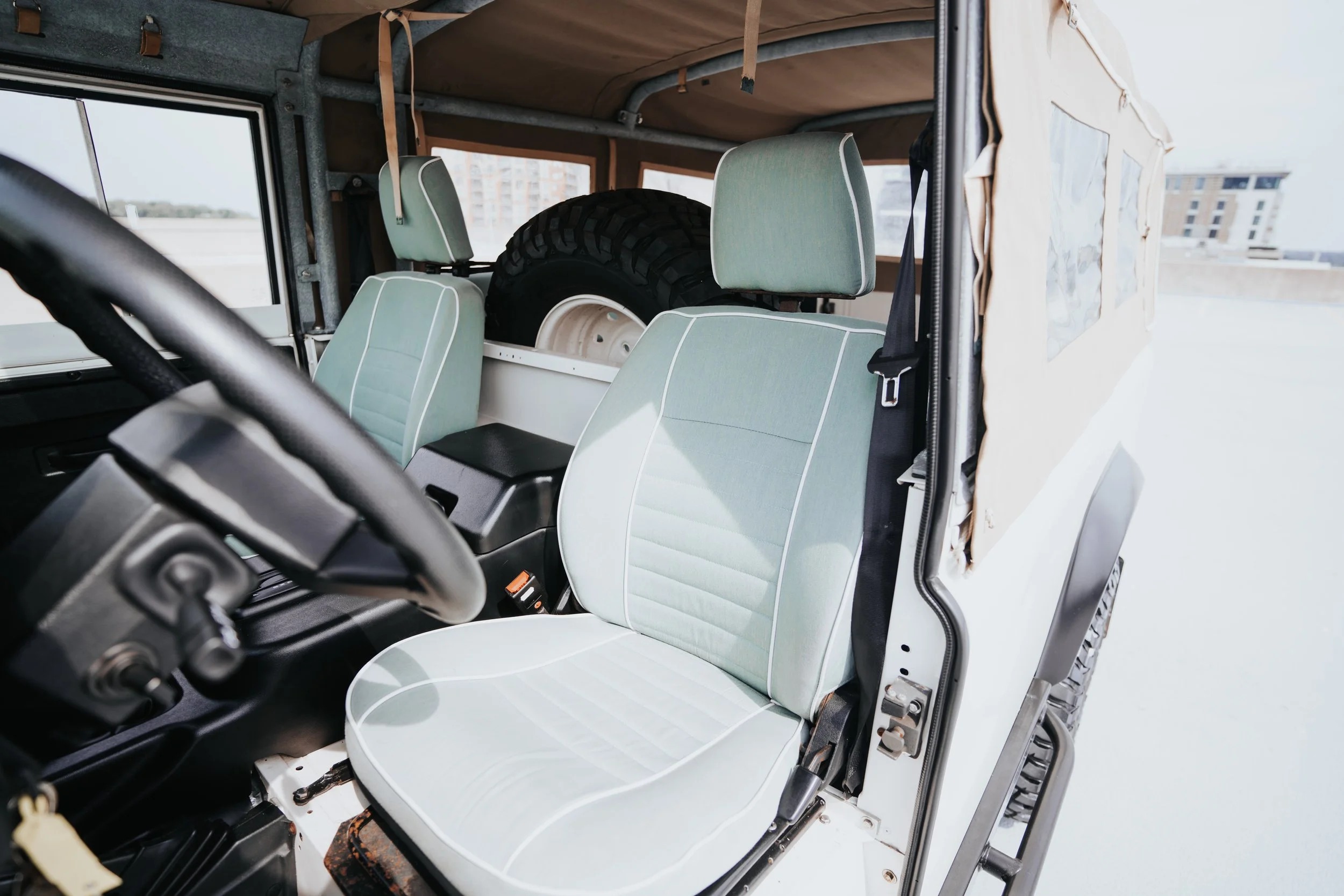 1993-land-rover-defender-110 (41)