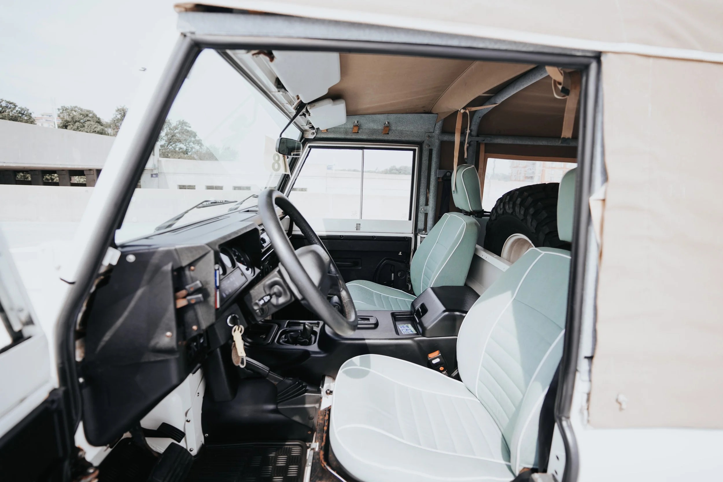 1993-land-rover-defender-110 (42)