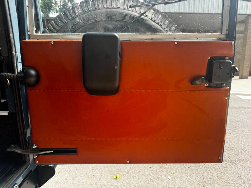 1996-land-rover-defender-110 (9)