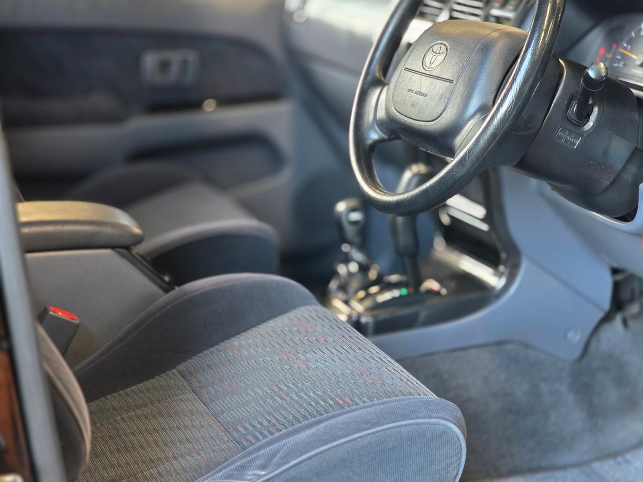 1997-toyota-hilux-surf-for-sale-01 (16)
