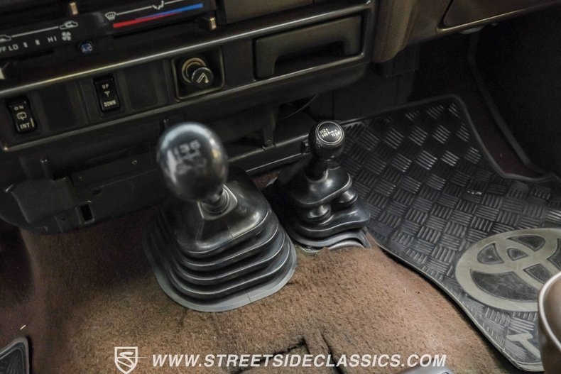 1998-toyota-land-cruiser-fj62 (68)