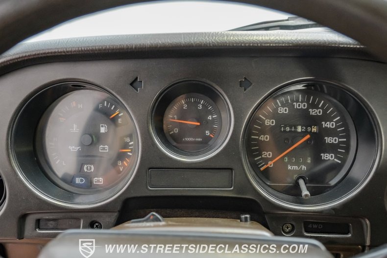 1998-toyota-land-cruiser-fj62 (75)