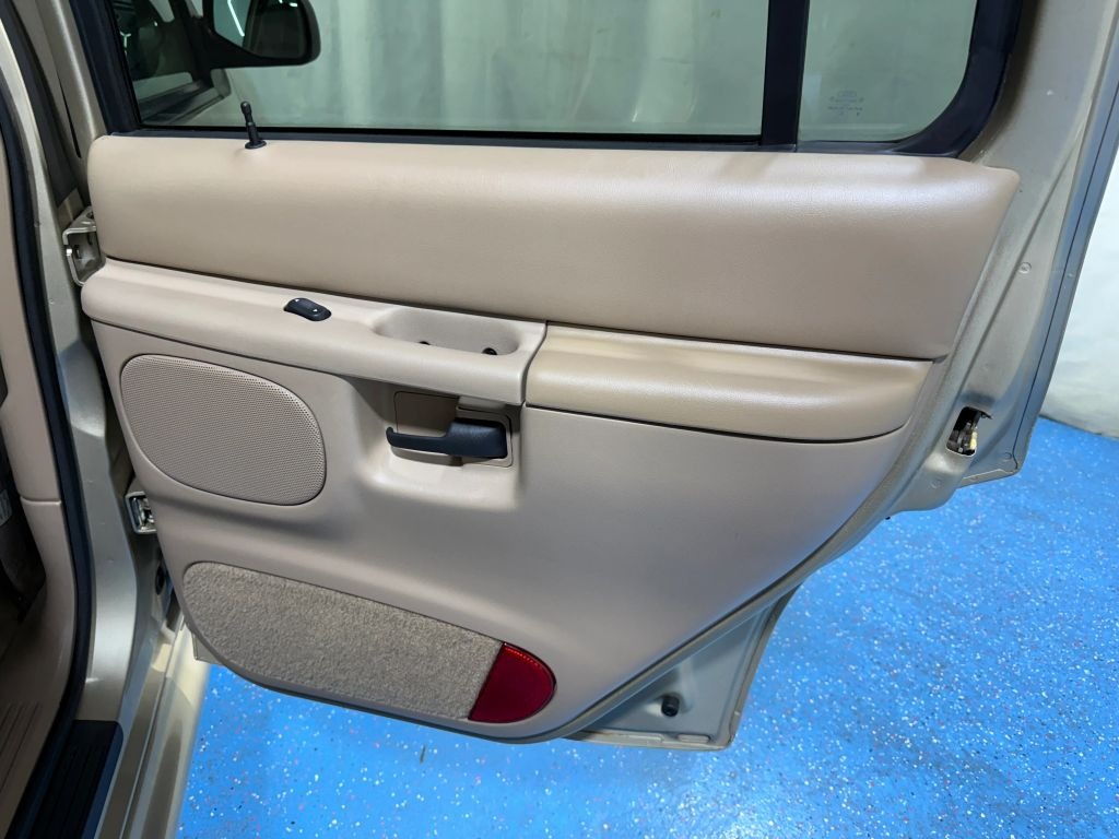 1999-ford-explorer-for-sale (24)