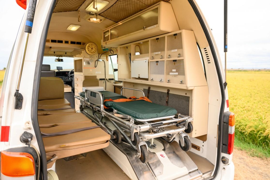 1999-toyota-hiace-ambulance (129)