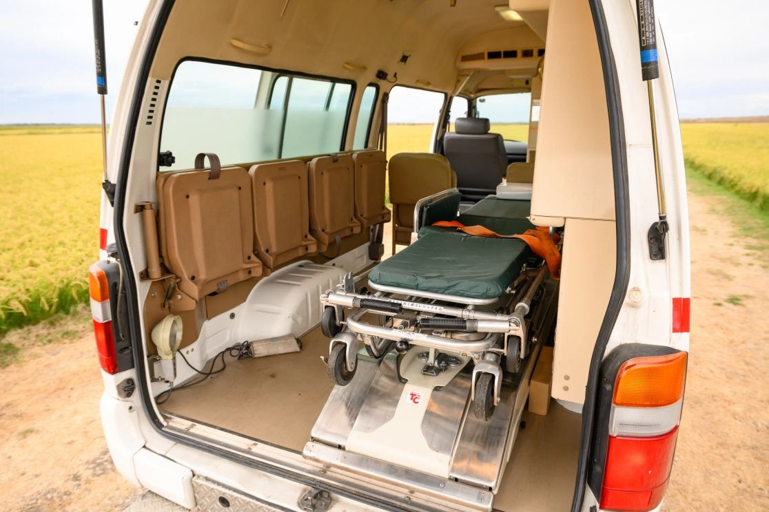 1999-toyota-hiace-ambulance (130)