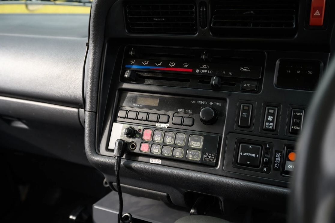 1999-toyota-hiace-ambulance (135)