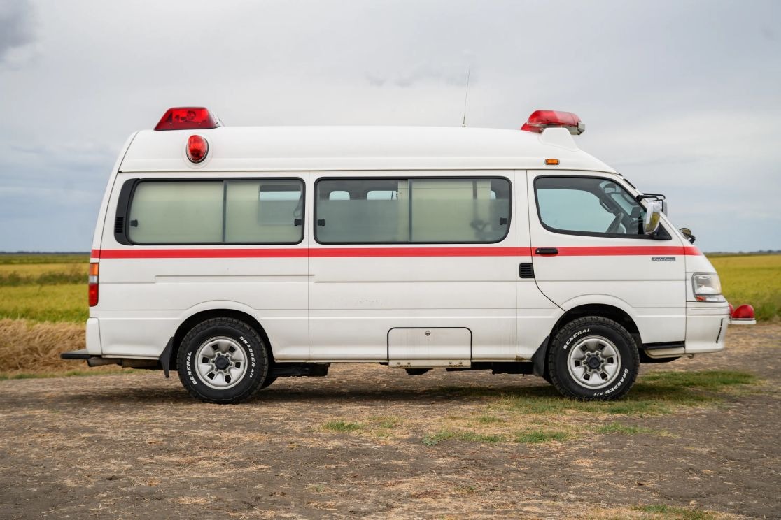 1999-toyota-hiace-ambulance (147)