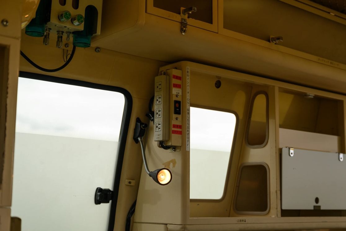 1999-toyota-hiace-ambulance (15)