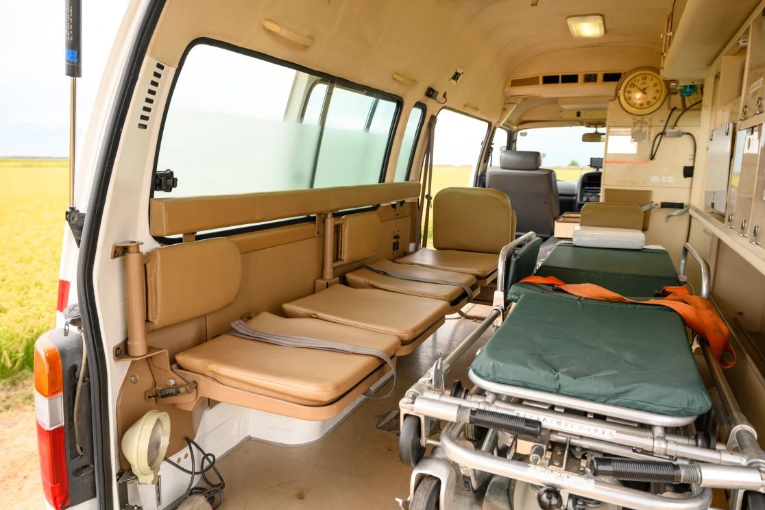 1999-toyota-hiace-ambulance (30)