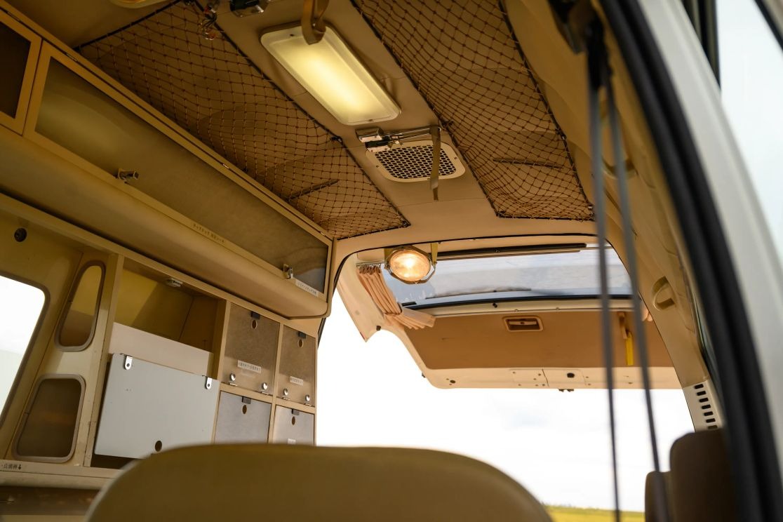 1999-toyota-hiace-ambulance (31)