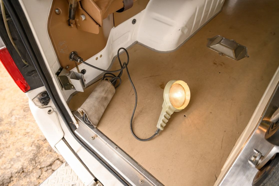 1999-toyota-hiace-ambulance (32)