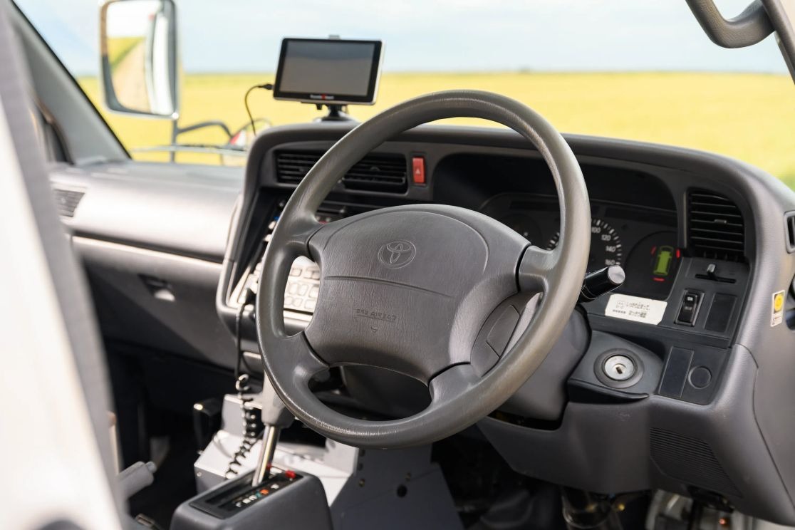 1999-toyota-hiace-ambulance (54)